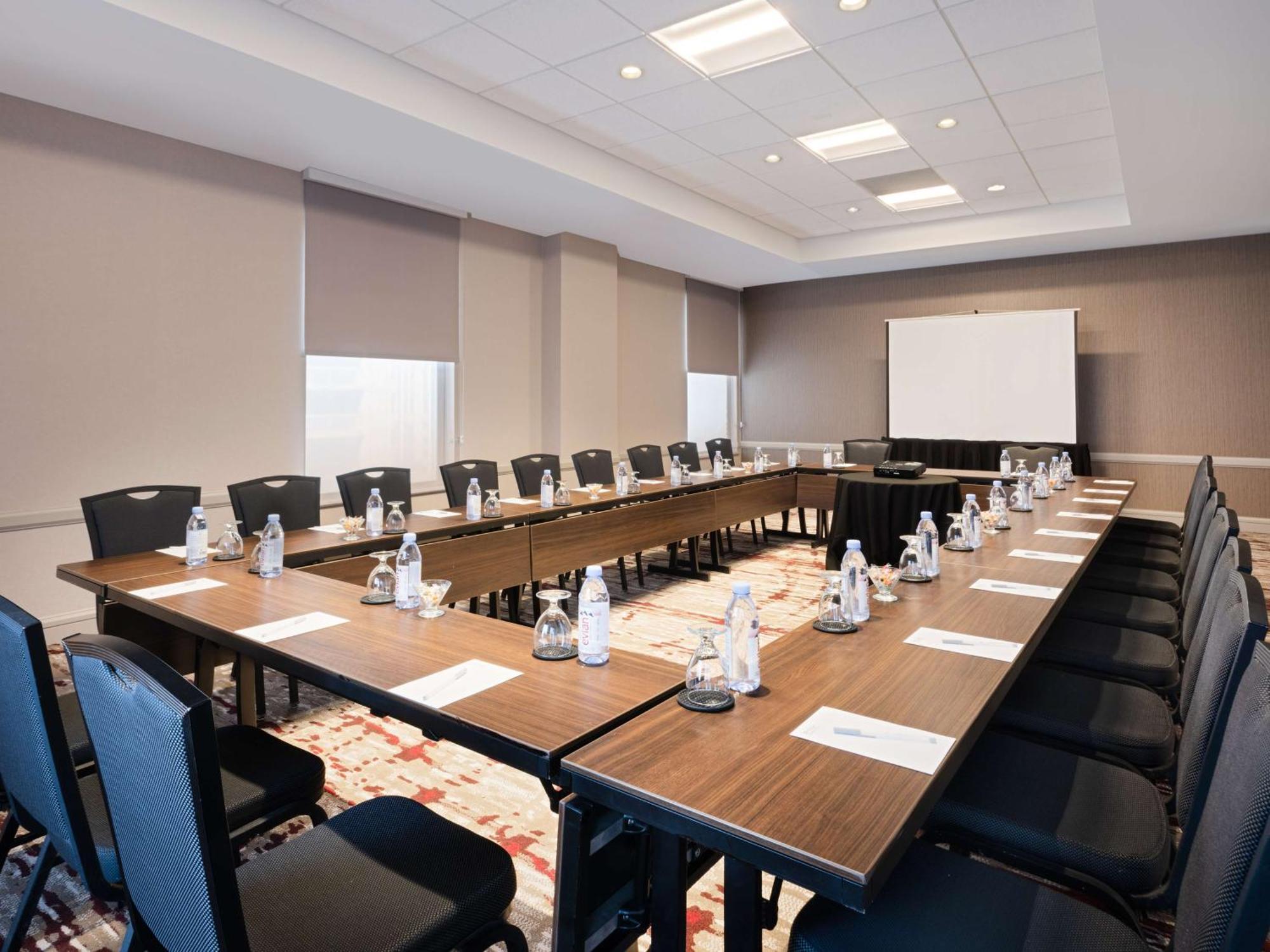 Hilton Garden Inn Chicago Downtown/Magnificent Mile Εξωτερικό φωτογραφία